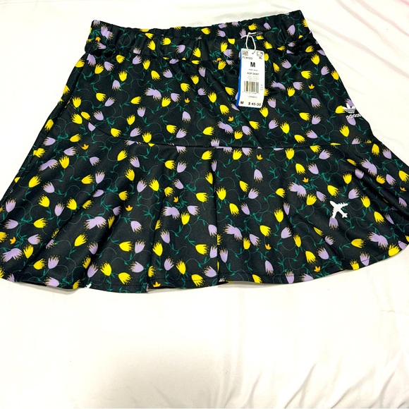 Unique Adidas skirt set - Picture 2 of 2